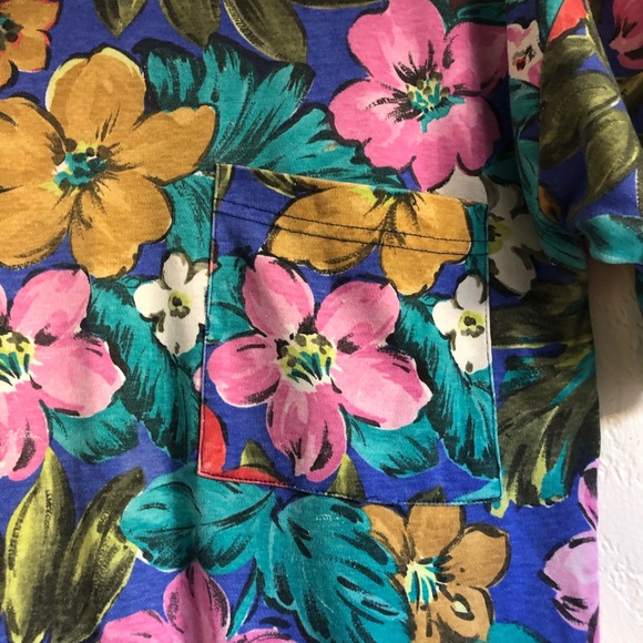 VINTAGE FLORAL POCKET TEE 🌺 - Picture 4 of 4